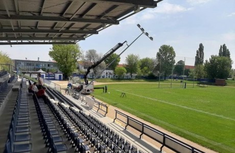 Új világítás a First Fielden - nem zavaró többé az 50 yardos vonalon álló oszlop